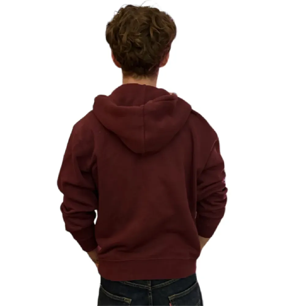 En unik one of one hoodie i toppen skick. Storleken är M. Modellen på bilden är ca 183. Vid fler frågor kom privat. . Hoodies.