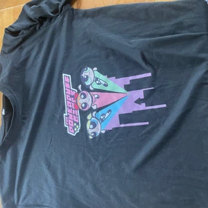 Power puff girls tshirt - En tshirt med power puff girls som är oanvänd