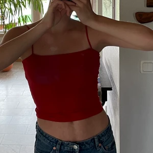 Berömda gina linnet - Säljer några av mina gina linnen i färgen röd och senapgul, de är i nyskick och användes knappt. Vid intresse lägg eget bud. Att bara köpa en går också bra.