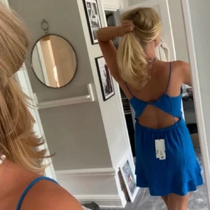 Zara klänning  - Superfin klänning från zara perfekt till sommaren💙💙 KÖP DIREKT 350 + frakt!!