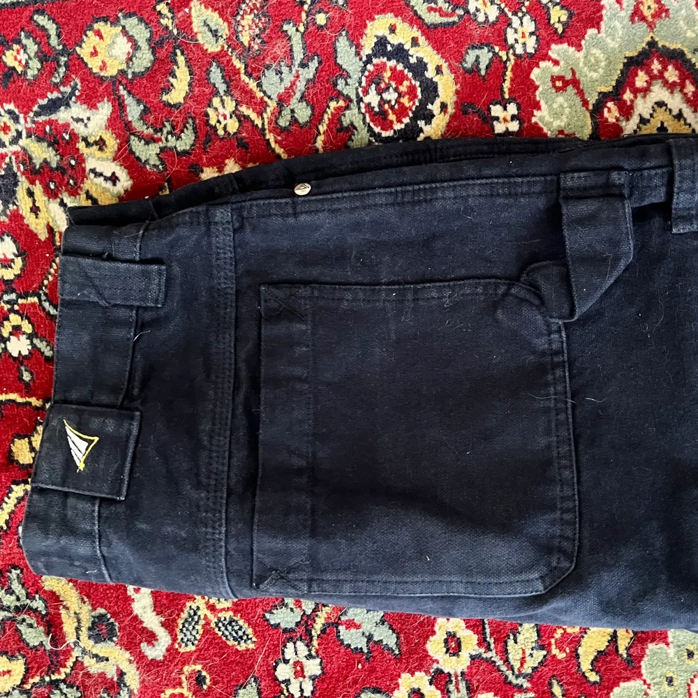 Köpta second hand. Mid waist. Köpare står för frakt.. Jeans & Byxor.