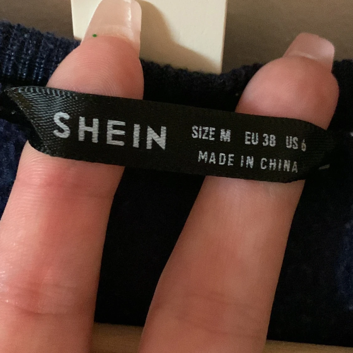 Tröja från SHEIN storlek M men är som en S - 90