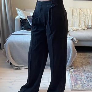 Kostymbyxa - Helt oanvända med prislapp kvar. Oversized modell med lös passform