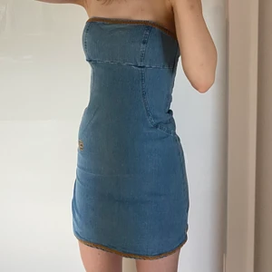 Jeansklänning - Super fin stretchig jeansklänning, finns att hämta i Halmstad annars betalar köparen för frakt ☺️