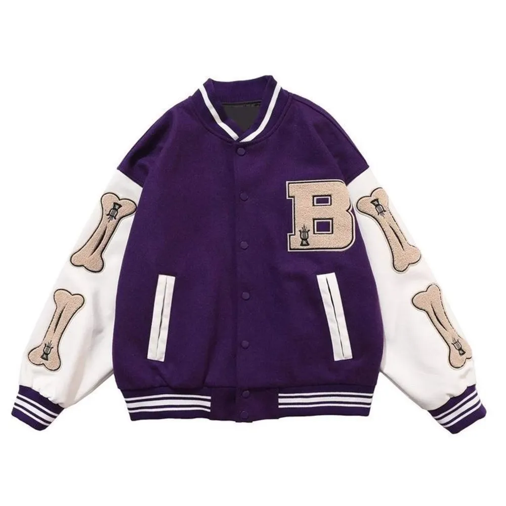 så snygg varsity/college jacka från aelfric eden, köpt för 1000kr. nyskick, knappt använd. säljer pga har för många jackor💗storleken är unisex. Jackor.