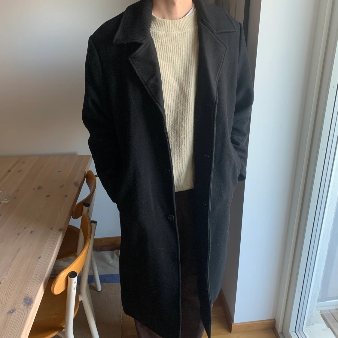 Lång svart ull kappa