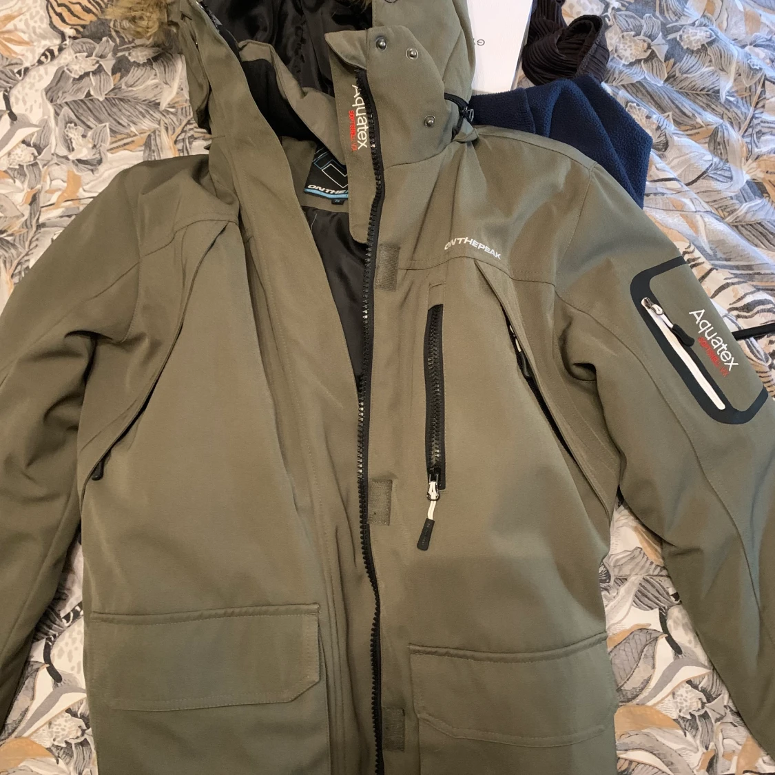 Olivgrön vinterjacka - Aquatex