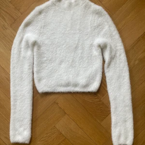 Sweater - Jumper Gina Tricot White.  Been in wear once.