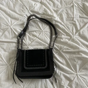 Zara väska - Nyskick & köparen står för frakt 💓