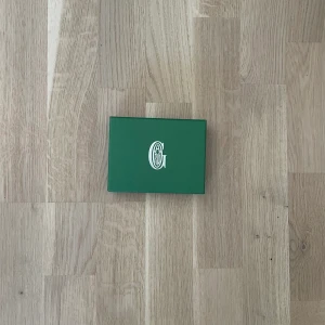 Goyard plånbok - Helt ny Goyard plånbok, man får med allt på bilden. Hör av dig vid yttligare frågor eller om mer bilder önskas 📧 ( Hör av mig snabbare på instagram: oscar.plick)