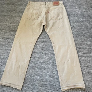 Levis vintage jeans  - Levis jeans i otroligt fint skick  Modell 511 Size 36/34 men sitter lite midre i midjan 