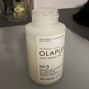 Olaplex no3 - Olaplex nummer 3 använd 2 gånger köpt för 350kr på lyko. Säljer då jag inte känner användning för den. Kan gå ner i pris vid snabb affär 