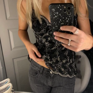 Topp - Svart glittrig fest topp, köparen står för frakten ❤️