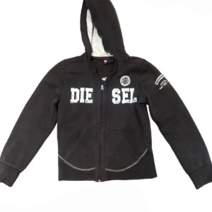 Diesel zip up - Brun dieselhoodie❤️, den är brunare i verkligheten! Storlek L men sitter mindre