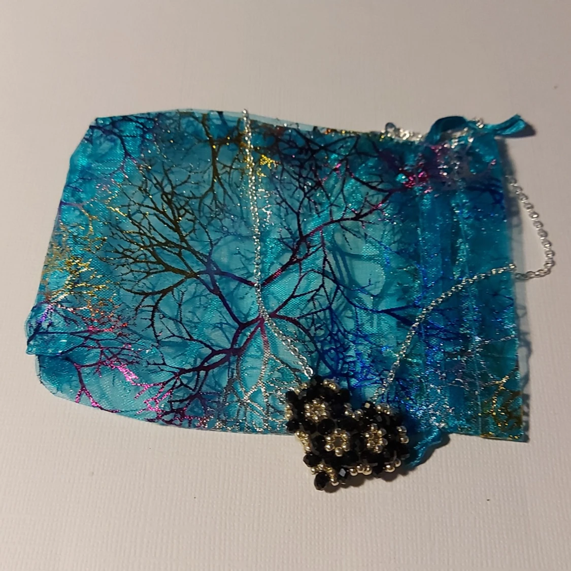 ETT TJUSIGT BULLIGT HJÄRTA ( HANDGJORT) - 90