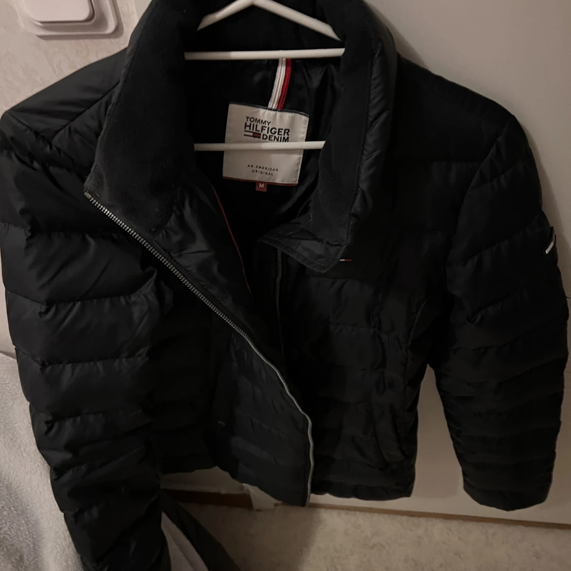 Tommy Hilfiger Jacka Stl.M (passar som stl. S) - 90