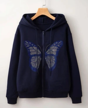 SHEIN tröjor  - Säljer dessa fina tröjor från SHEIN , säljer de för att de inte längre kommer till användning, få ggr använda . Org pris på den blåa är 129 men säljer den för 80 , org pris för den röda hoodien är 99kr säljer den för 50kr och fjäril org 169 säljer 100kr! 