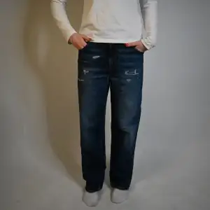 Skitcoola jeans från Disel💛 köpta på Sellpy, men tyvärr knappt använda av mig!