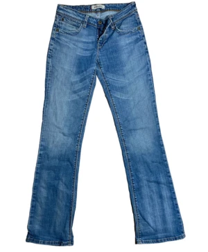Bootcut Levis - Levis jeans med bootcut Modell 572 Mått finns i DM
