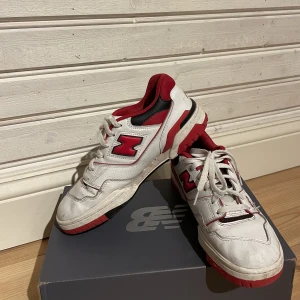 New Balance 550 - Säljer min killes new balance 550s som köptes för små, ett år gamla men inte mer defekter än lite smuts!