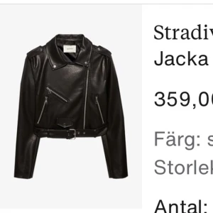 Skinnjacka i bra skick! - Skinnjacka från Stradivarius. Endast använt fåtal gånger så den är i bra skick. Den är i storlek S och säljs för 150 kr   Betalning sker via Swish!