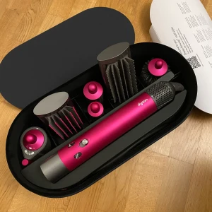 Dyson airwrap  - Det var en gåva av min käraste. Jag har använt en gång, bara för att prova. 