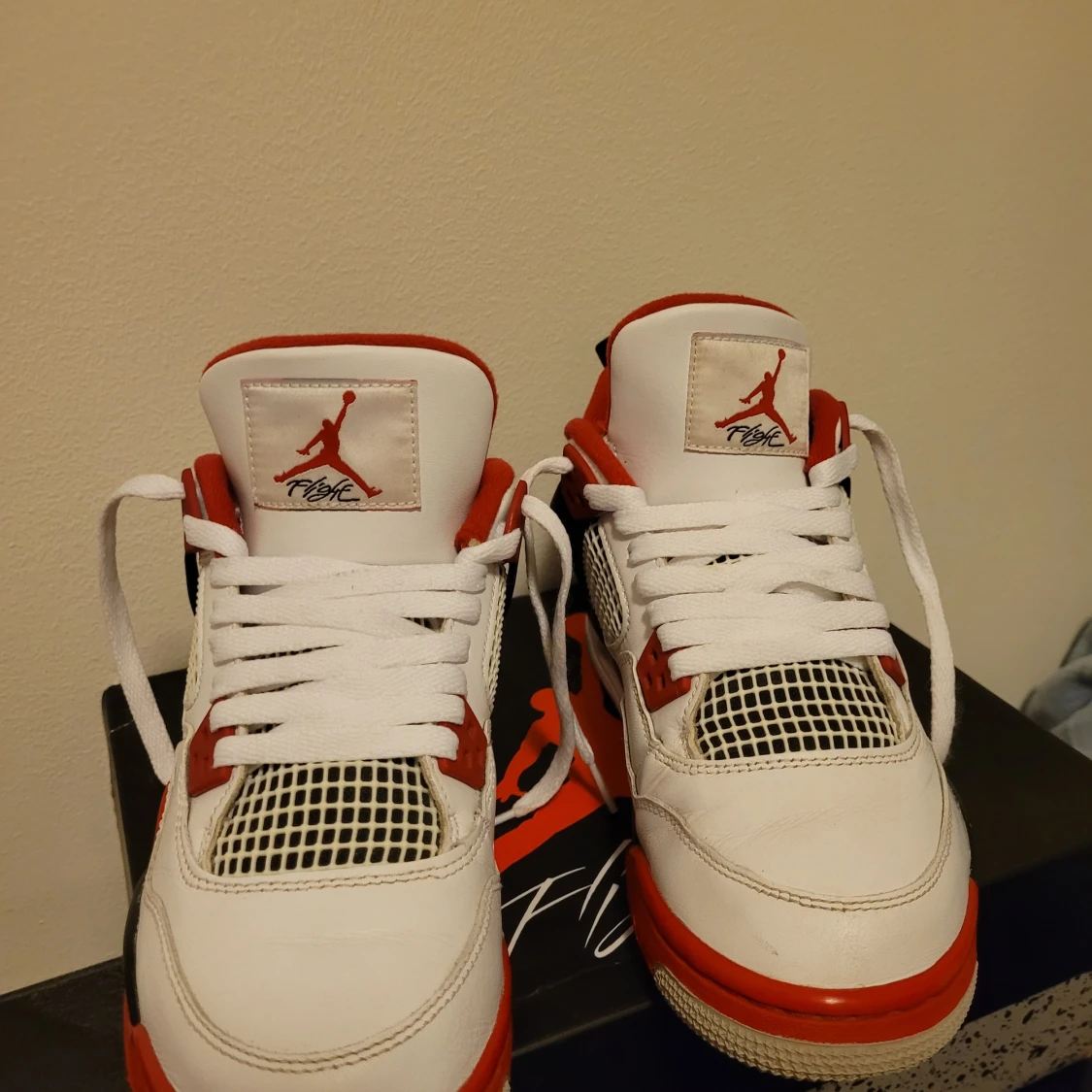 Jordan 4 Fire Red - 90