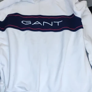 Vit Gant sweatshirt  - Vit Gant sweatshirt, använd ett par gånger. Storlek S 