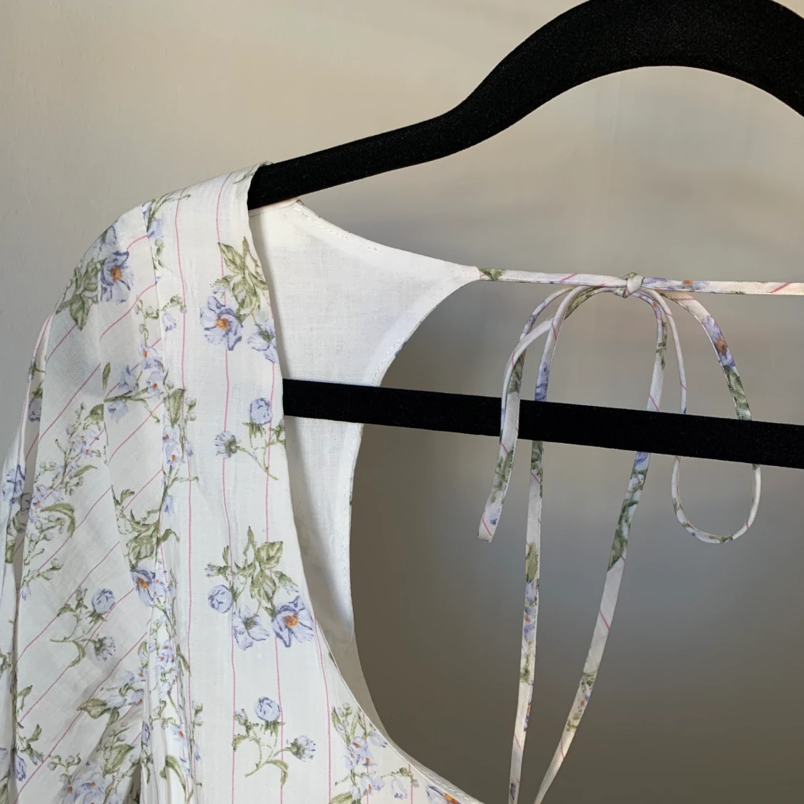 Superfin blommig klänning - 91