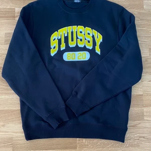 Stüssy Crewneck - Nyskick, aldrig använd