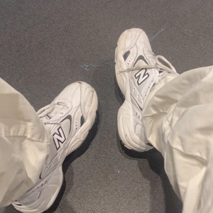 New Balance skor - I använt skick, annars hela och fina 🤍