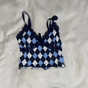 Linne xs - Linne från hm i storlek xs. Oanvänd i nyskick. Justerbara band. Nypris 99kr