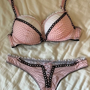 Underklädesset - Ett as gulligt underklädesset med lolita vibes💖 Har bara använt 2 gånger