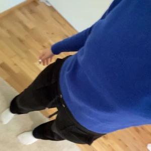 Blå tröja  - Supersnygg stickad tröja från Uniqlo. Storlek S men sitter som xs. Ordinarie pris 500. Köparen står för frakt . skriv för fler bilder🙌🏼