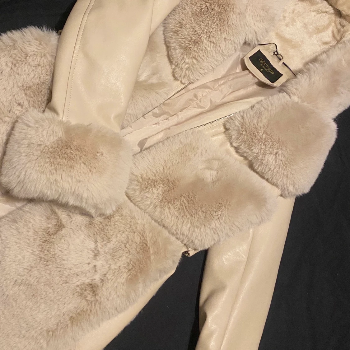 Faux fur jacket storlek S - 91