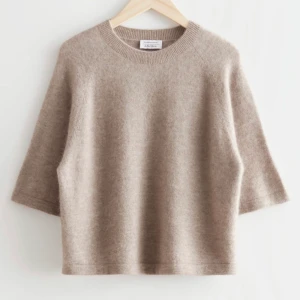 & other stories tröja - Supermjuk tröja från & other stories. Aldrig använd. Buda med +10kr. Köp direkt för 500kr