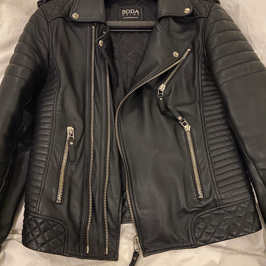 Boda skins kay michaels skinnjacka