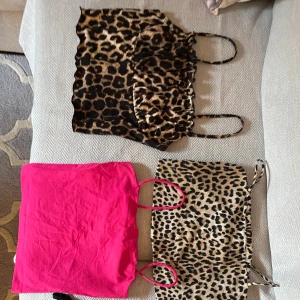 Olika toppar - Lite olika sommar toppar i bra kvalite❤️ den svarta är från zara resten från Gina tricot. Den svarta sälja för 100kr. På första bilder kostar allt 65kr/st eller 150kr för alla 