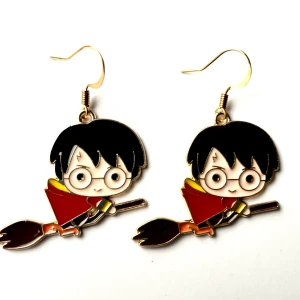 Harty Potter örhängen 💛 - Nickelfria krokar och fri frakt 💛