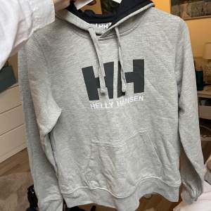 Grå Helly Hansen Hoodie 