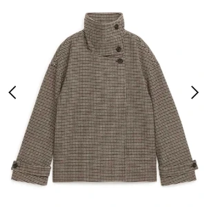 Arket kappa - Säljer min superfina arket jacka pågrund av dubbletter ❤️ i storlek 34. 