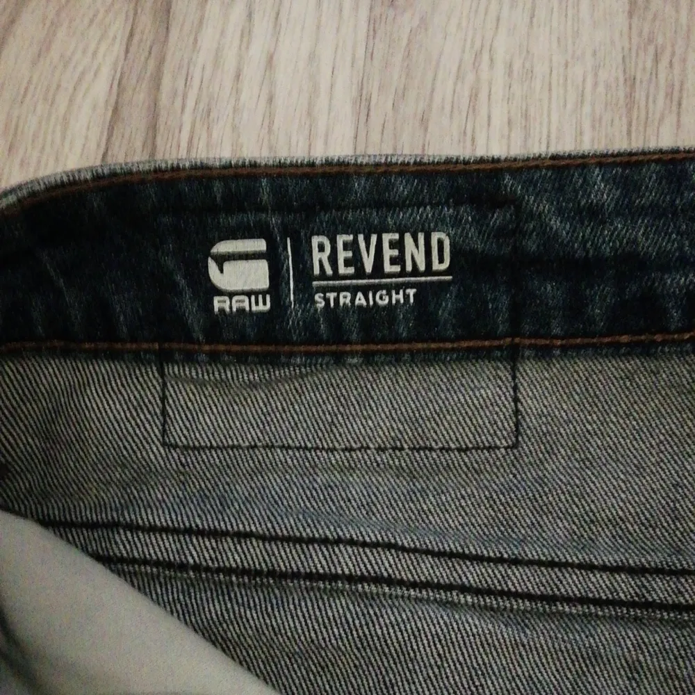 G-star jeans använda 3 gånger nått år gammal men som nya. Strl 33/34 modell revend straight . Jeans & Byxor.