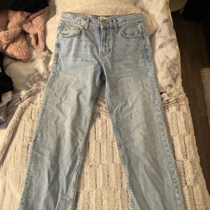 Lågmidjade jeans  - Lågmidjade jeans ifrån ginatricot som är helt oanvända 