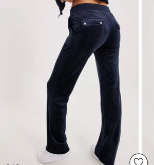 Juciy couture  - Säljer mina juciy byxor i helt nyskick! Prislapp kvar i strl xs! Köpte för 1200kr och vill gjärna sälja för 1000 eller 900 för dom är helt nya. Och har andvänt dom 1 gång vid prov. 