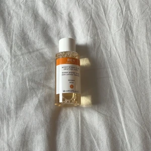 Toner från sephora  - (Endast testad) En bra toner från sephora med doft av citrus, 50 ml.