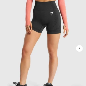 Gymshark shorts - svarta - Gymshark Vital semless shorts - svart Storlek: S Skick: endast provade en gång!  Ordinarie pris: 499kr
