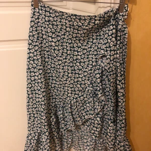 Kjol - Grön kjol från Shein