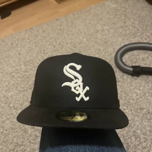 Mlb keps - Fet keps använd ett fåtal gånger. Strlk 7 1/2  // 59,6cm