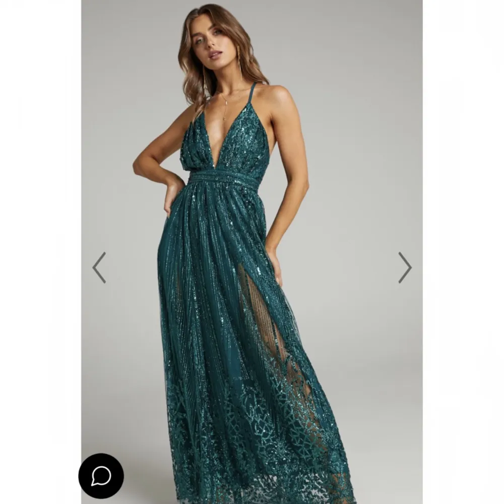 Säljer nu denna otroligt fina balklänning från den australiensiska sidan Showpo💕 Klänningen är oanvänd och kvar i förpackningen💕Nypris 1200 men vid beställning från deras hemsida tillkommer en fraktavgift på 25 € och även tull💕. Klänningar.