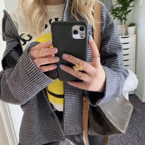 smiley tshirt - säljer denna smileytshirten från zara🤍